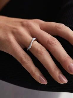 Reiss Gold Aura Maria Black Glitter Ring -Reiss D67 436s3