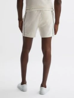 Reiss Ecru Fredericks Towelling Drawstring Shorts 9 Reiss Ecru Fredericks Towelling Drawstring Shorts -Reiss D97 849s5